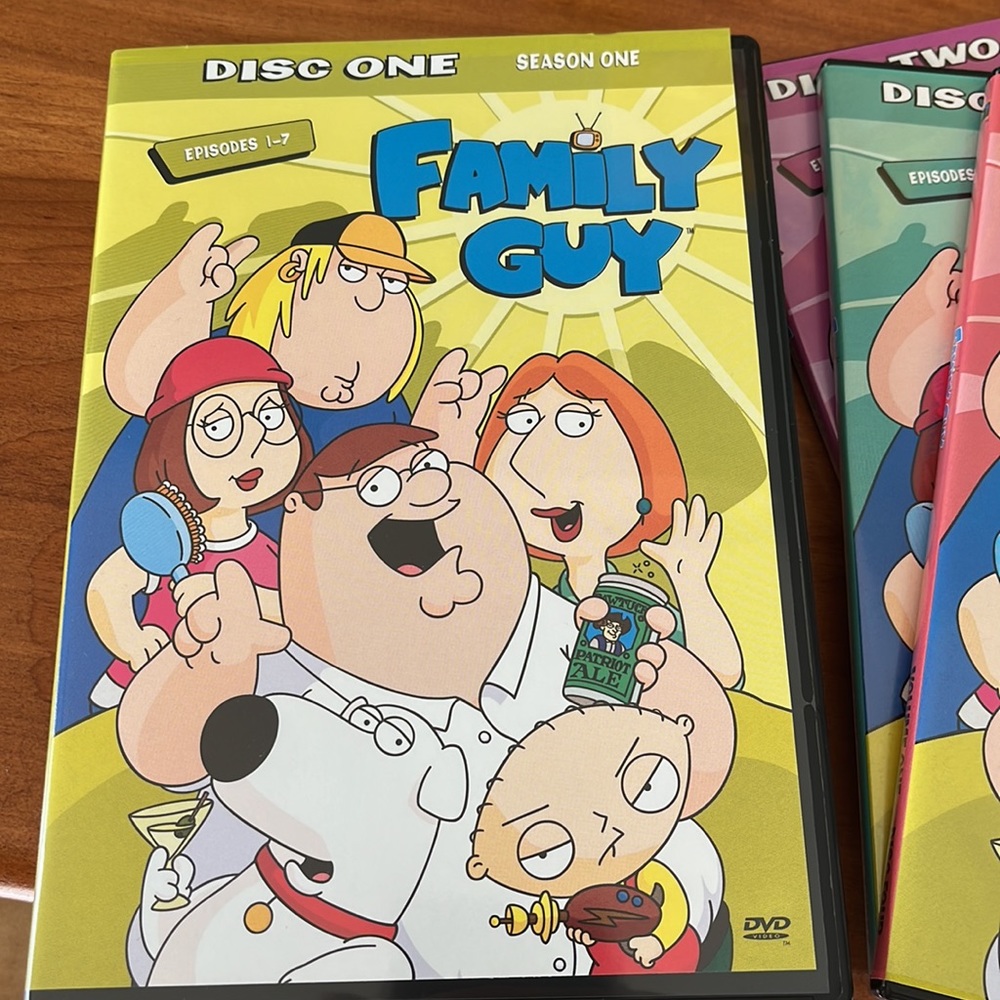 Family Guy DVDs, volume one, seasons 1 & 2, four DVDs, opened but barely… - Picture 4 of 15